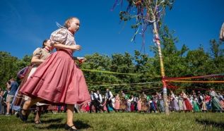 Színes majális Kecskeméten: egész napos programkavalkád a Benkó Zoltán Parkban 2026. május 1-jén