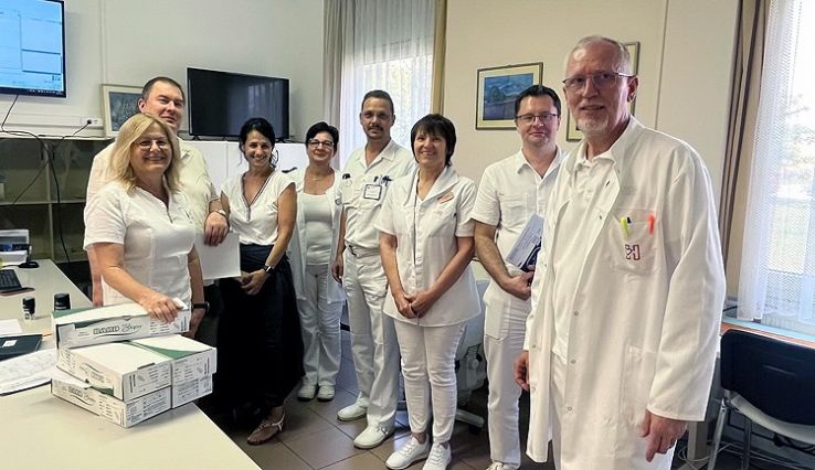 Tumorjelölő klipeket adományozott a betegek számára Bács-Kiskun Vármegyében a Rák Ellen Alapítvány