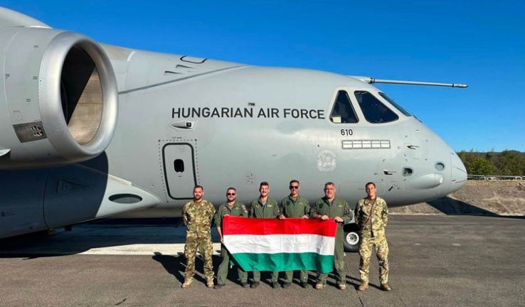 Kecskemétről Pöstyénbe: Külföldi repülőnapon mutatkozott be a magyar KC-390 Millennium