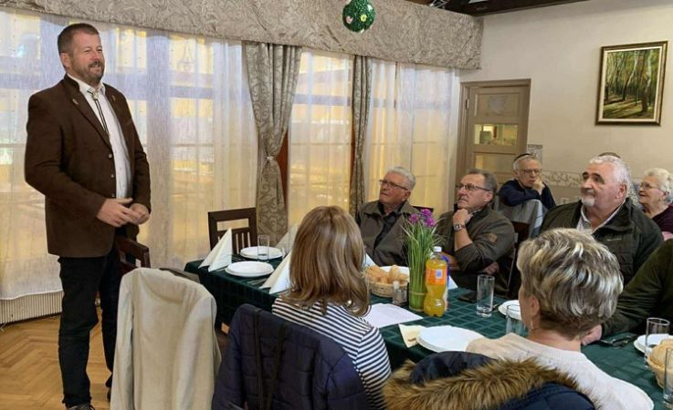 Hagyomány és Emlékezés: Sikeres Nyugdíjastalálkozót Tartott a KEFAG Zrt.