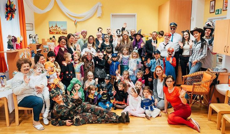 A szülők is farsangi ruhákba öltöztek a Pálmácska óvodában