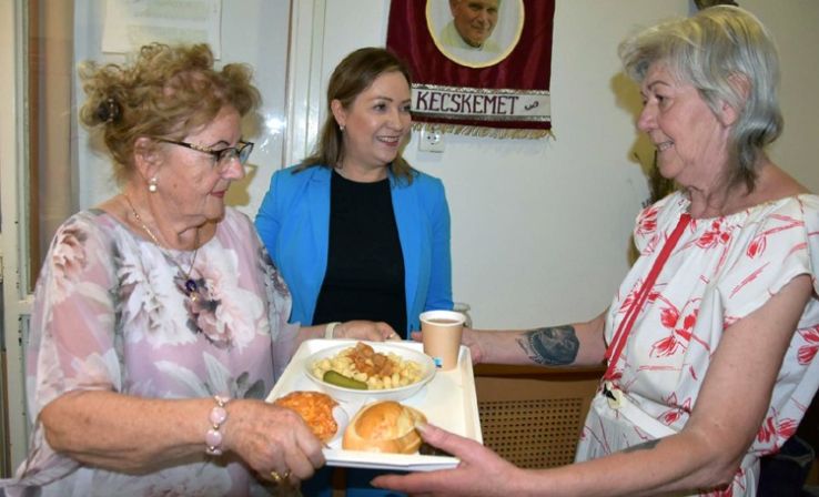 A Városi Szociális Közalapítvány ebéddel támogatta a Wojtyla Ház gondozottjait