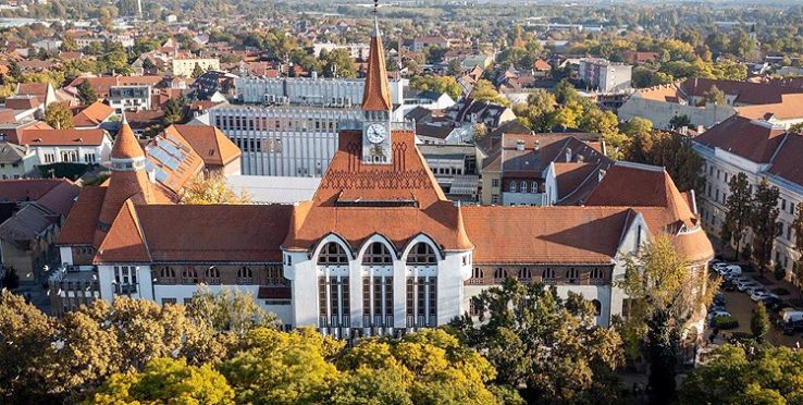 A Kecskeméti Református Gimnázium újraindulásától számított 35. tanévét ünnepli a Refi