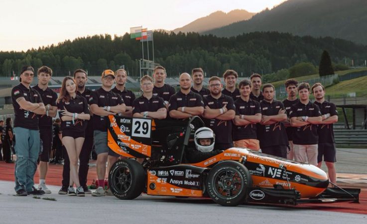 Történelmi eredményt ért el a Neumann János Egyetem csapata a Formula Student Austrián