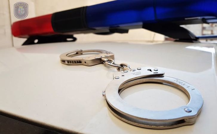 Megtalálta a kulcsot, aztán elvitte az autót is