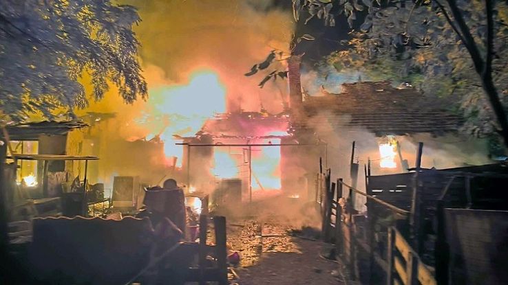 Tűz pusztított egy polgárőr otthonában - Összefogást kérnek a család megsegítésére