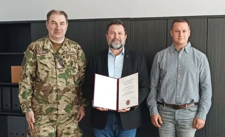 Elismerést kapott a Neumann János Egyetem a honvédelmi képzésekért