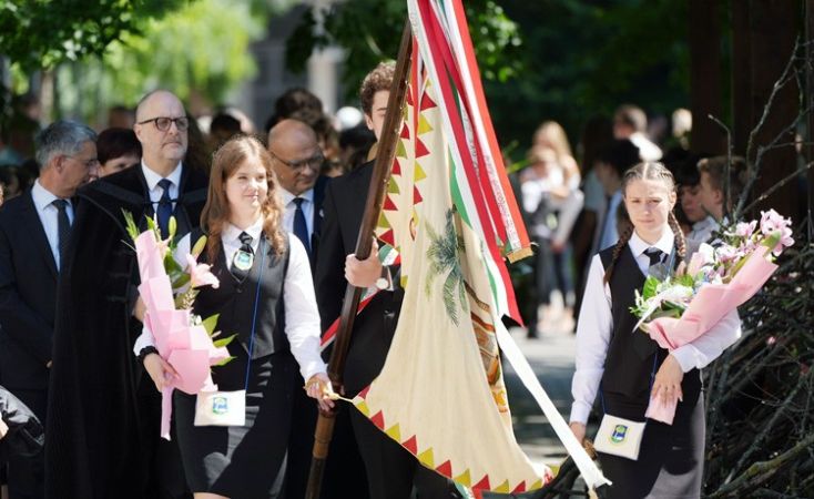 Ballagási istentiszteleten búcsúztak a nyolcadikosok a Kecskeméti Református Általános Iskolában