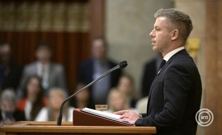 Magyar Péter: kivezetik az árrésstop intézményét