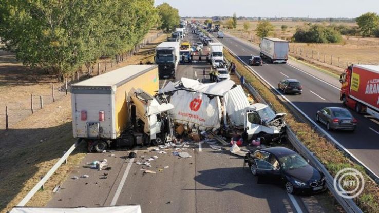 Halálos baleset történt az M5-ös autópályán Lajosmizsénél