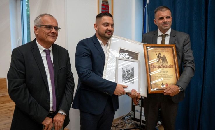 Díjátadásokkal indultak a Hunyadivárosi Napok