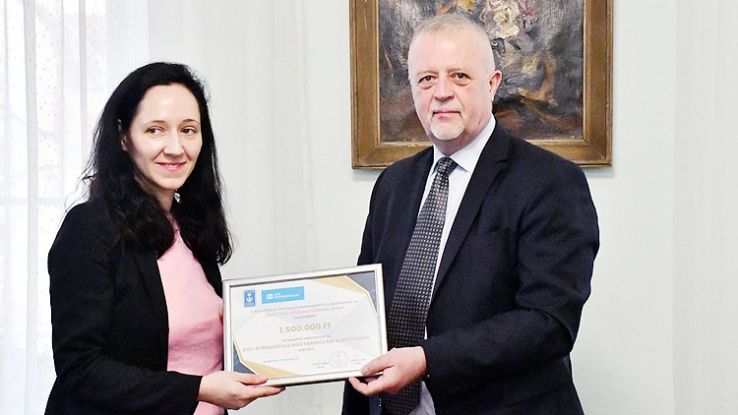 Iparkamara – Átadták a báli jótékonysági támogatást két alapítványnak