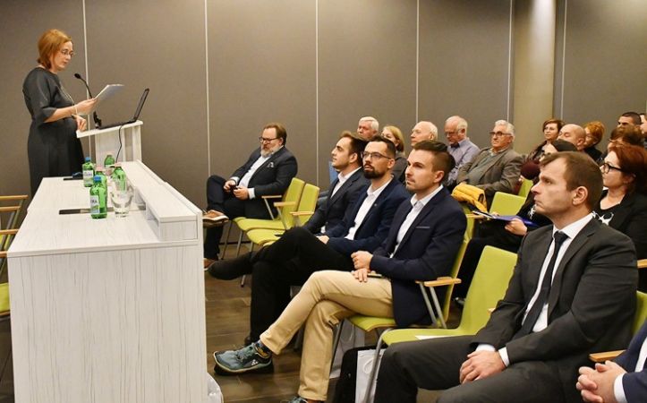 A mesterséges intelligencia (MI/AI) volt a központi téma a kamara által rendezett konferencián