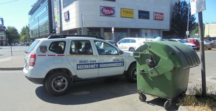 Térfigyelő kamera buktatta le az illegális szemetelőket