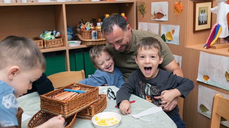 Szeretetteljes „Apák Napja” a Kecskeméti Református Pálmácska és a Munkácsy Mihály utcai óvodában