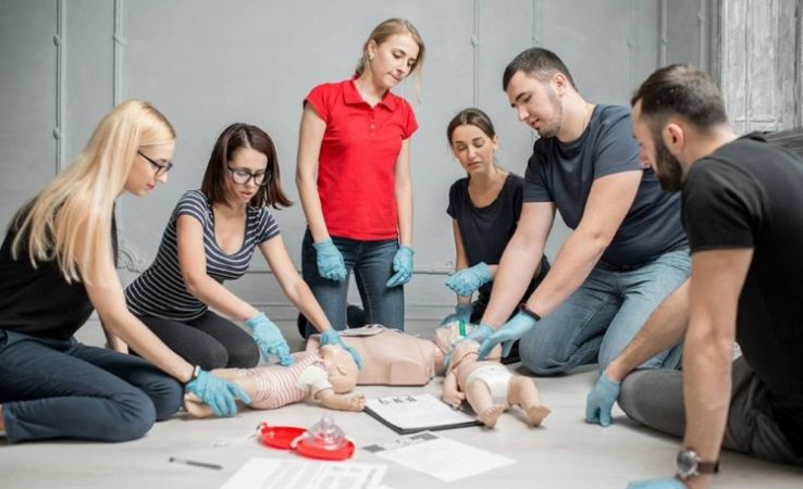 Újraélesztés: 4 éves kortól megtanulható a baj felismerése