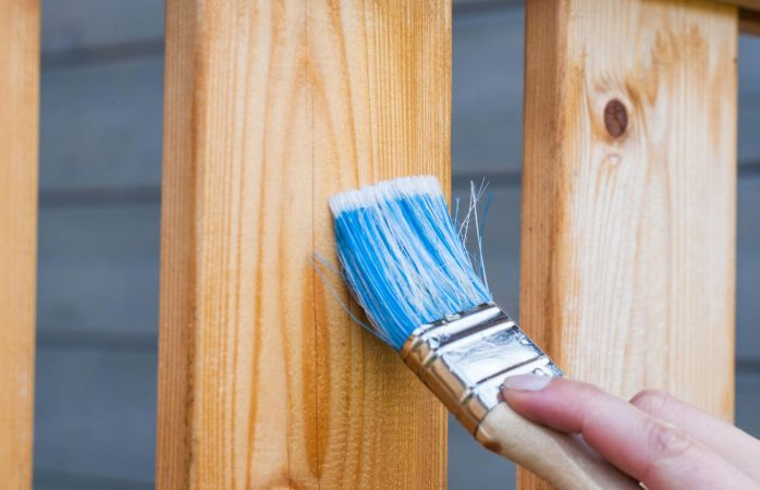 Védelem a fának: vastaglazúr vagy vékonylazúr?