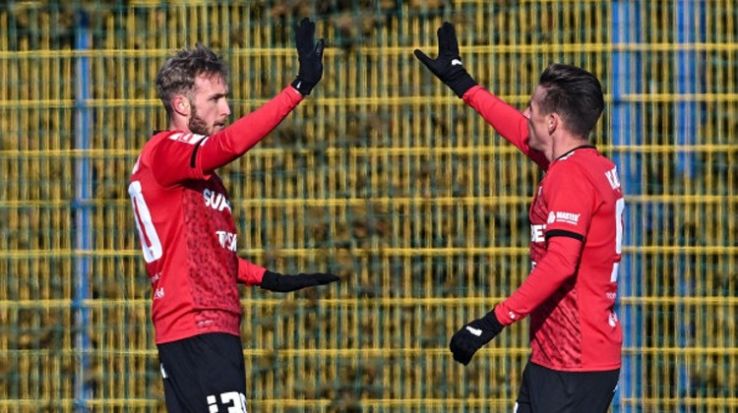Lengyel legenda által irányított ellenfelünk lesz