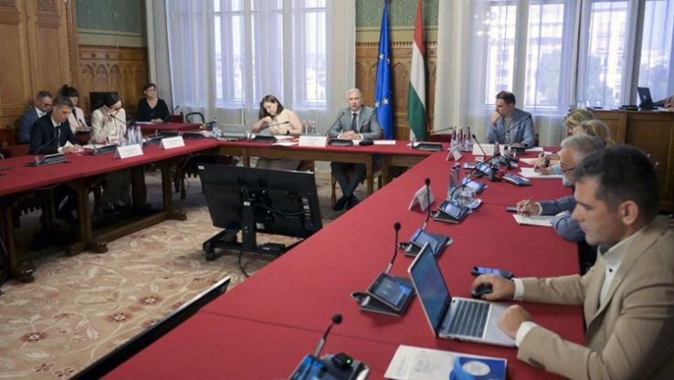 Nem lesz decemberig eredmény – Csőszi Attila bizottsága is jövő nyárig vizsgálódik