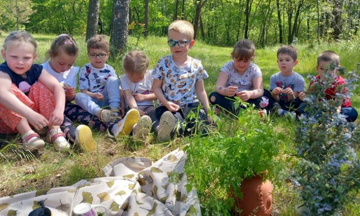 Gyerekhangoktól volt hangos az Arborétum: Idén is megünnepelték a Madarak és Fák Napját