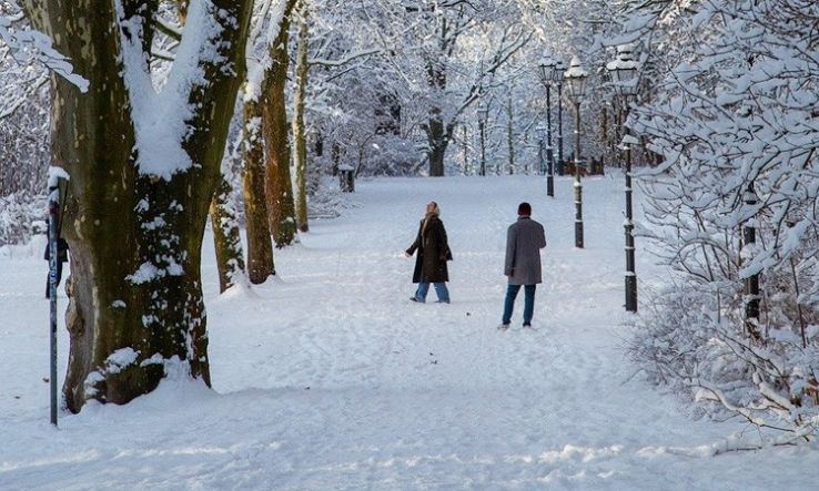 Meteorológia: hétfőn a déli országrészben nagy területen akár 10 centiméter hó is hullhat