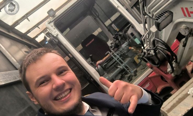 Lopott markolót talált a Lajosmizsei parkolóban a Határvadász Század szakaszparancsnoka