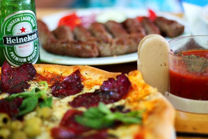 A nápolyi pizza: az egyszerűség csodája és az ízek forradalma