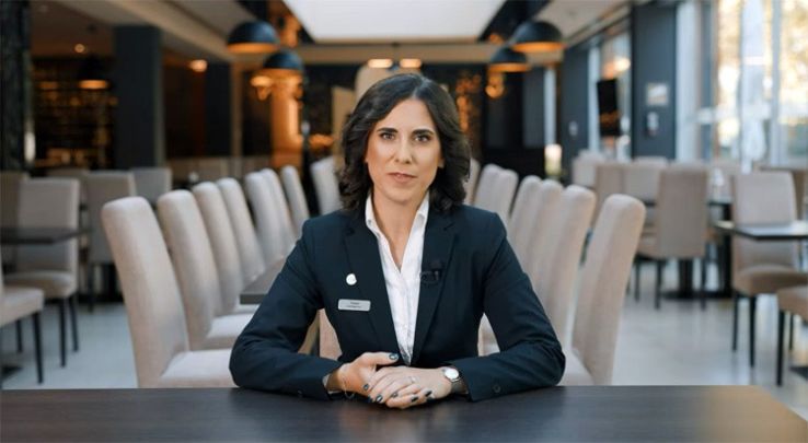 Az Év Fiatal Szállodása jelöltjei között van Noémi, a Four Points by Sheraton Kecskemét éttermi supervisora