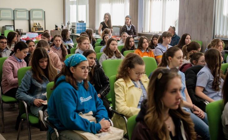 Lányok napja a Neumann János Egyetemen: betekintés a műszaki pályák világába