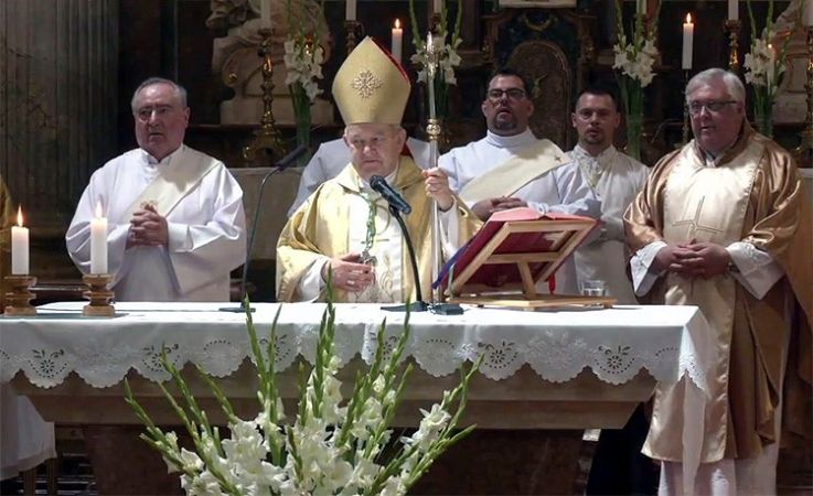 Fél évszázad papi szolgálatának ünnepe – Bábel Balázs érsek aranymiséje Kecskeméten (VIDEÓ)