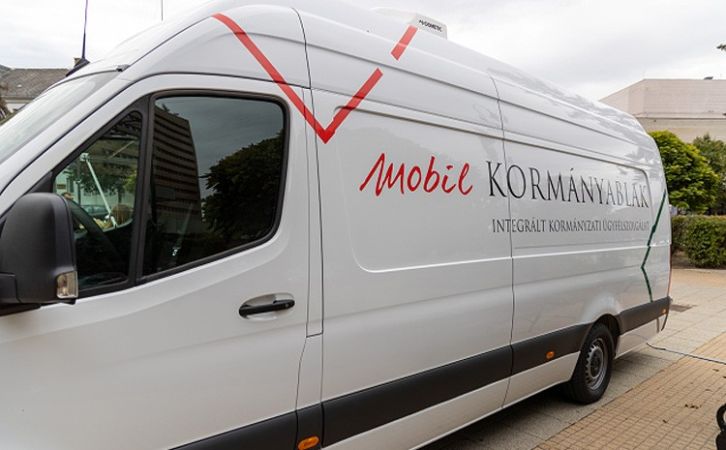 Kormányablakbusz érkezik Helvéciára a régi személyi igazolványok cseréjéhez