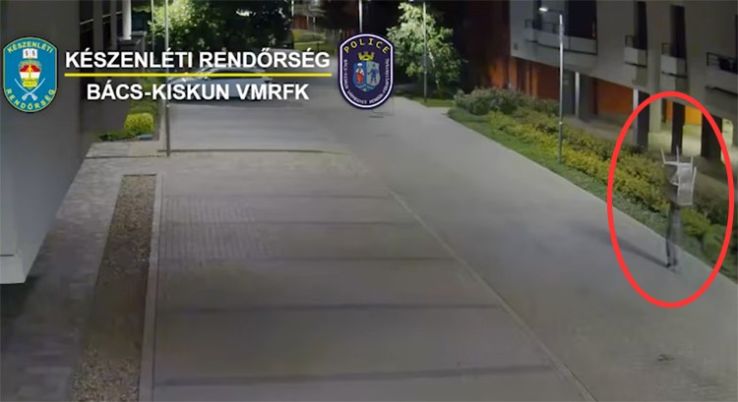 A kamera lebuktatta, a rendőr felismerte – Elfogták a kerti bútor tolvaját (VIDEÓ)