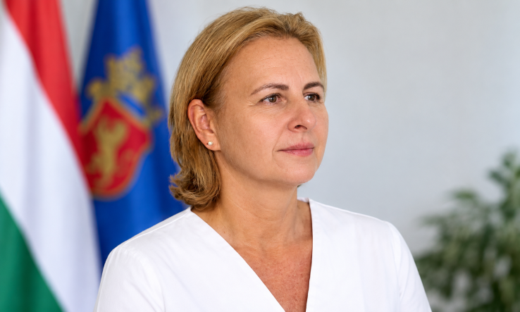 Szemereyné Dr. Pataki Klaudia: „A takarékoskodást magunkon kezdjük”