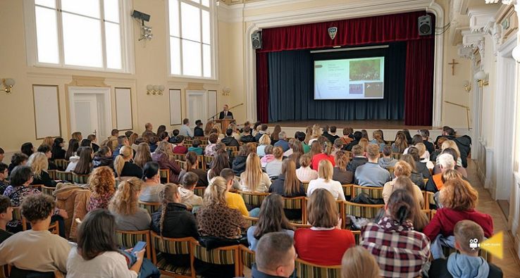 Teltházas nyílt nap volt a Piarista Gimnáziumban