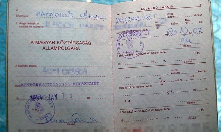 Lejártak a régi, könyvformátumú személyazonosító igazolványok
