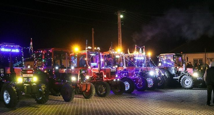 Idén is traktorral érkezik a Mikulás Hetényegyházára