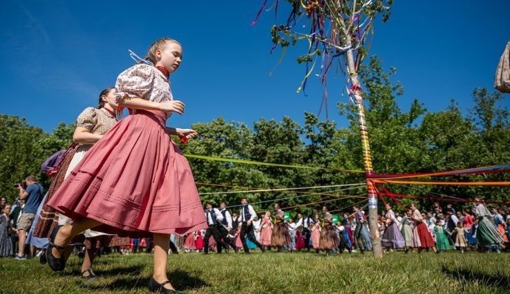 Színes majális Kecskeméten: egész napos programkavalkád a Benkó Zoltán Parkban 2026. május 1-jén