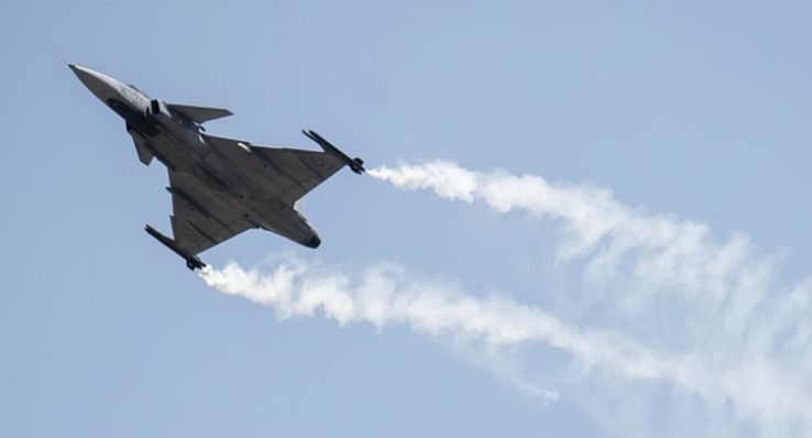 Lezuhant egy kecskeméti Gripen vadászgép Szolnok mellett