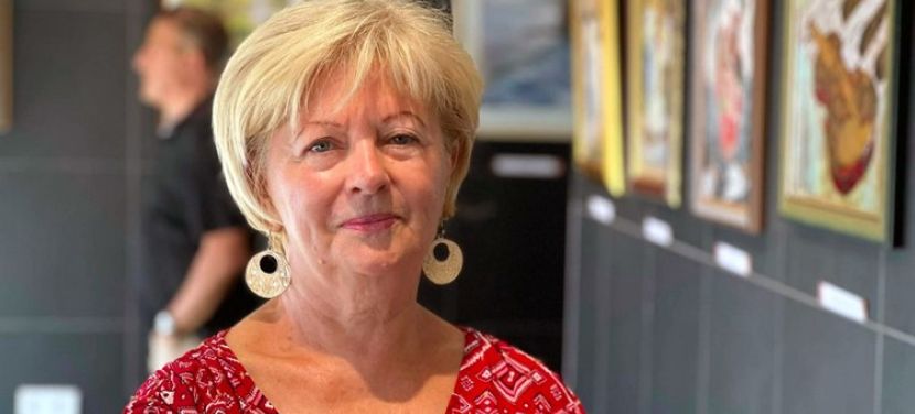 Több mint 40 év a radiológián, három évtized a művészetben – Megnyílt Takács Jolán Anna kiállítása a kecskeméti kórházban