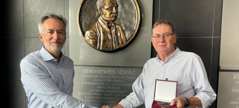 Dr. Boross Gábor, a korszerű emlősebészet kecskeméti meghonosítója kapta a Batthyány-Strattmann-díjat
