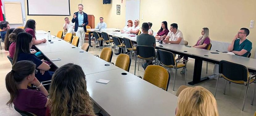 Rezidensi értekezletet tartottak a kecskeméti kórházban – A 2026-os egészségügyi változásokról egyeztettek