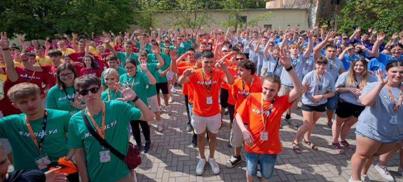 Több mint 300 gólya kezdte meg a Neumann János Egyetem gólyatáborát Kecskeméten