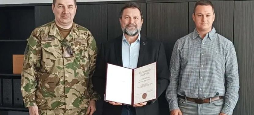 Elismerést kapott a Neumann János Egyetem a honvédelmi képzésekért
