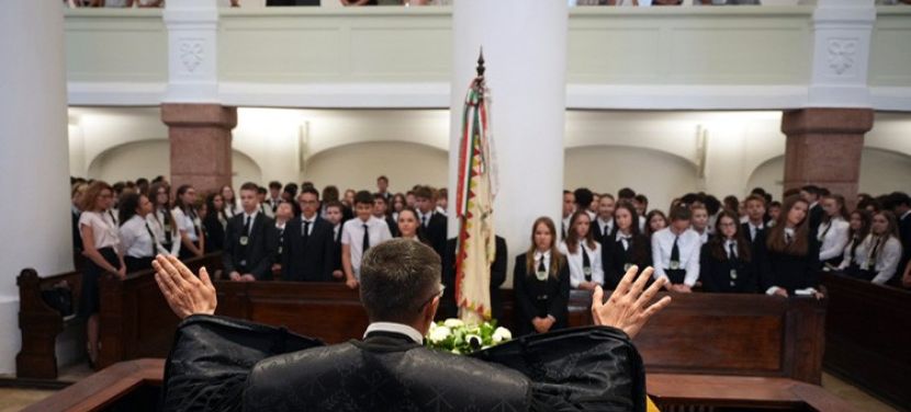 „Csak a legjobb elég jó!” – Megnyitotta új tanévét a Kecskeméti Református Gimnázium