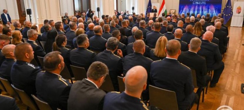 Bács-Kiskun vármegyei rendőrök is elismerést kaptak augusztus 20. alkalmából