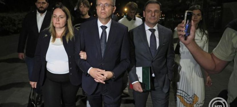 Őrizetbe vették Hankó Balázst, majd Kecskemétre szállították a politikust