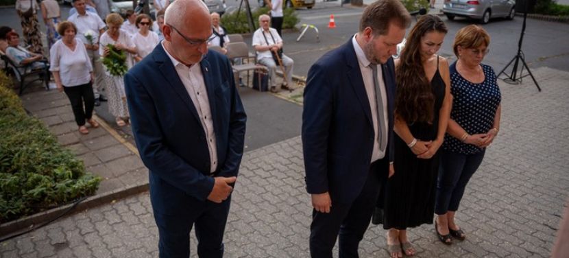 Emlékezés Horák Jenőre: koszorúzással adóztak az ártatlanul kivégzett jogakadémiai tanár emlékének
