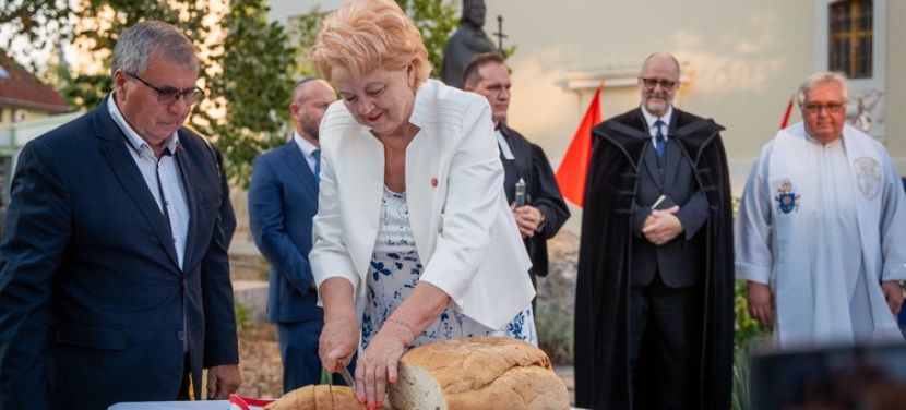 Megemlékezéssel, új kenyérrel és koncertekkel ünnepelte Kecskemét augusztus 20-át