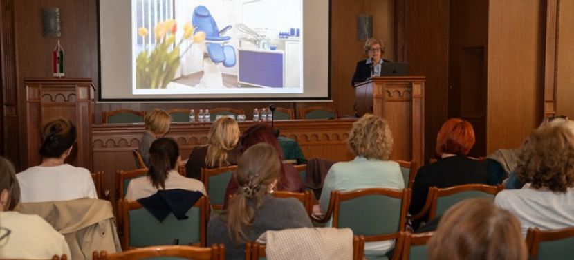 „A szakmai kompetencia nem lehet határtalan” – Speciális lábápolók akadémiája az iparkamarában