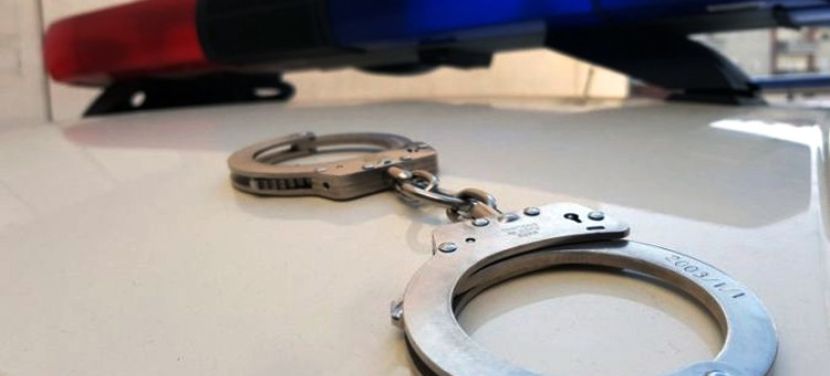 Átmásztak a kerítésen, majd ütötték, rugdosták, végül feltépték a bejárati ajtót